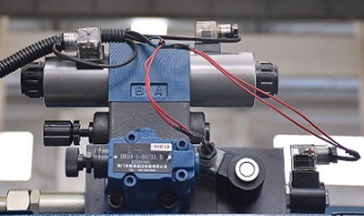 100t Cnc Metal Bending Machines, 3200 Mm Cnc Sheet Press Brake With E21 מכונות כיפוף מתכת 100t Cnc, בלם לחיצה על גיליונות Cnc 3200 מ"מ עם E21