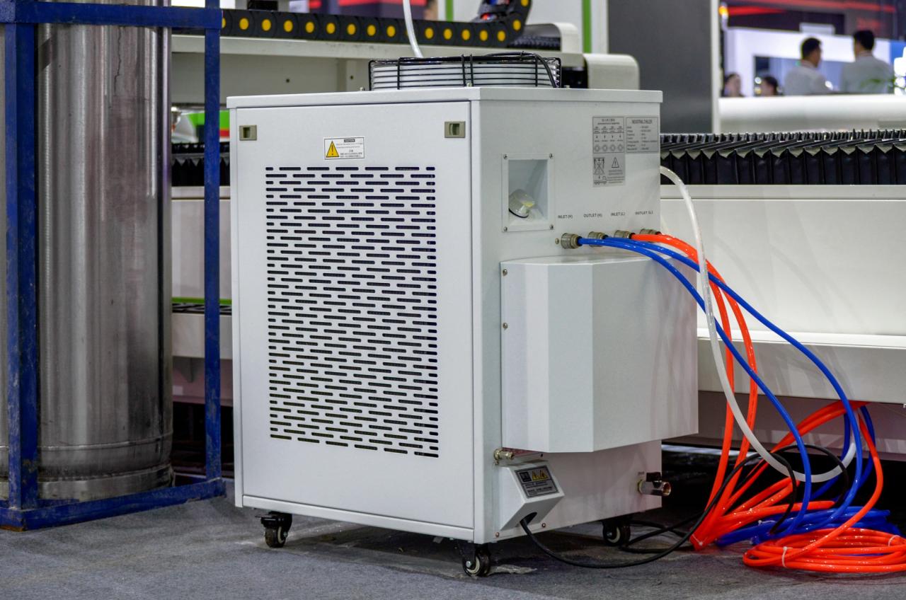 1500*3000mm 500w Racuys Or Ipg Fiber Laser Cutting Machine 1500*3000 מ"מ 500w Racuys או Ipg מכונת חיתוך לייזר סיבים