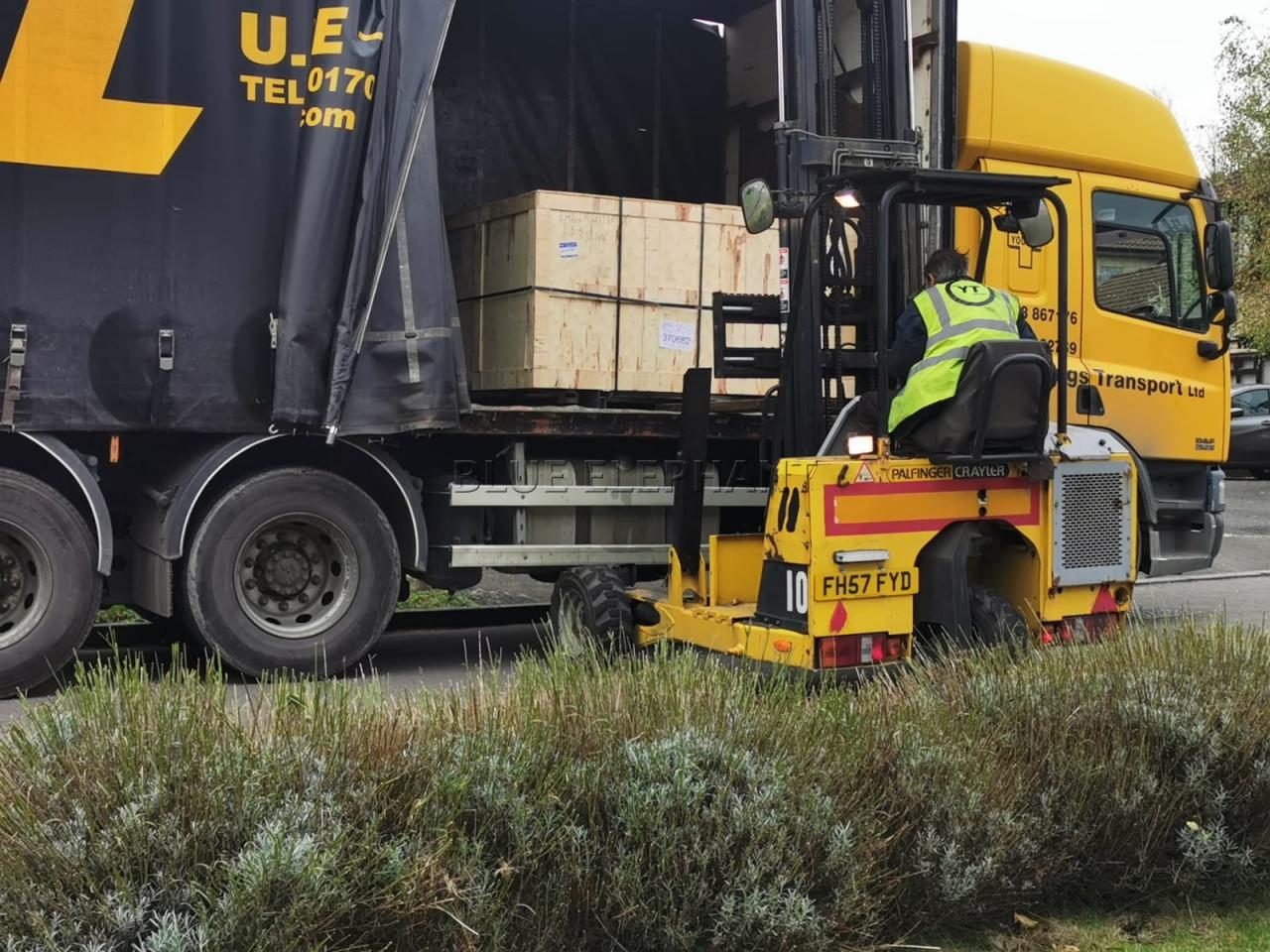 1530 Fiber Laser Cutting Machine For Stainless Steel Carbon Steel Metal Sheet מכונת חיתוך לייזר סיבים 1530 עבור פלדת אל חלד פחמן פלדת מתכת גיליון