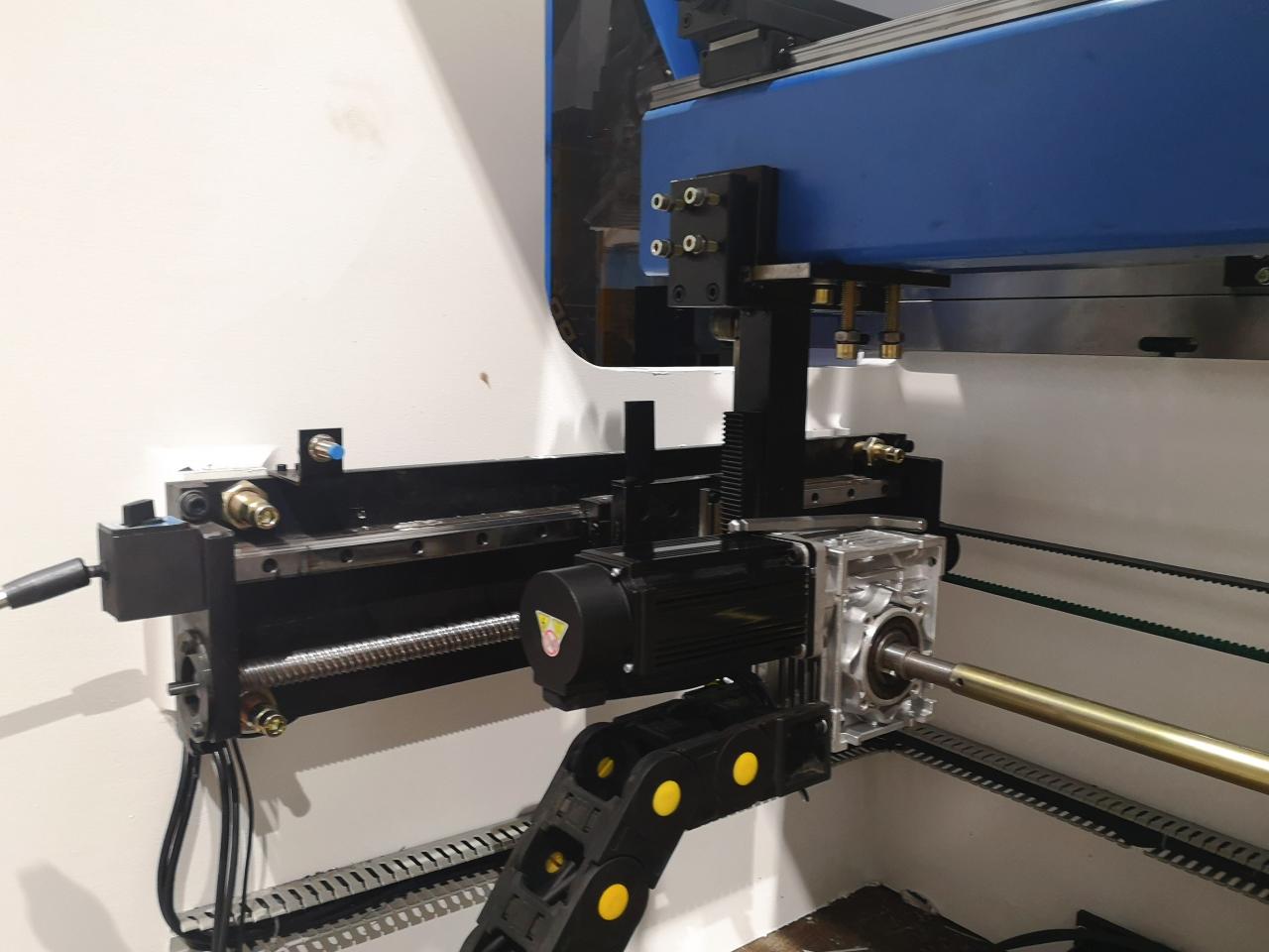 160t-4000 4-axis Cnc Hydraulic Bending Machine Press Brake 160t-4000 4 צירים מכונת כיפוף הידראולית Cnc בלם לחץ