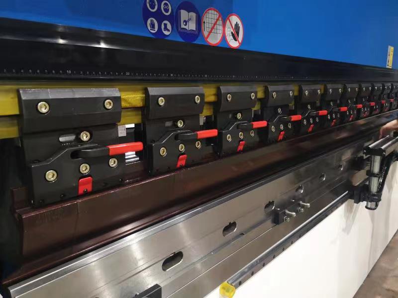 160t-4000 4-axis Cnc Hydraulic Bending Machine Press Brake 160t-4000 4 צירים מכונת כיפוף הידראולית Cnc בלם לחץ