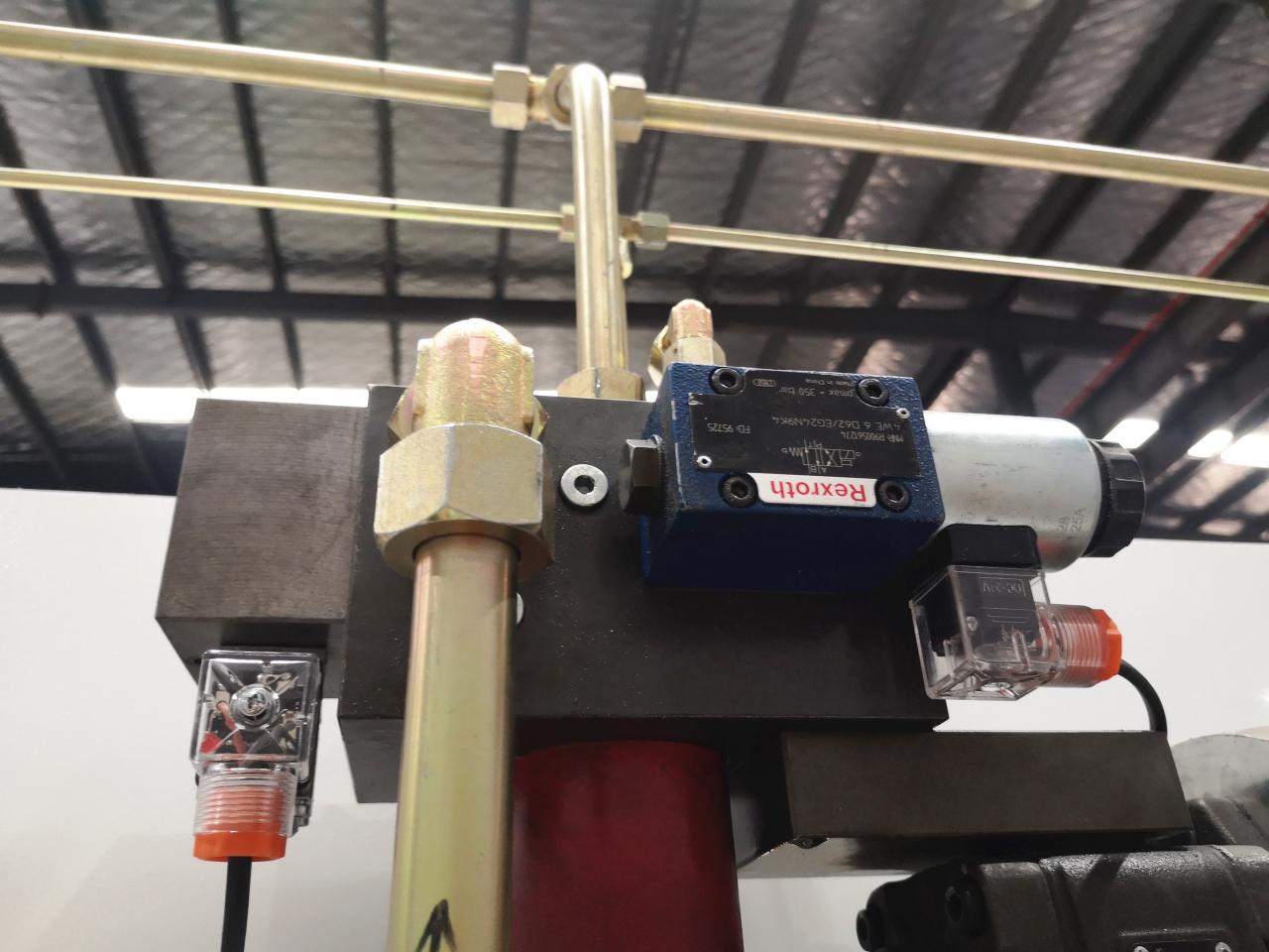 160t-4000 4-axis Cnc Hydraulic Bending Machine Press Brake 160t-4000 4 צירים מכונת כיפוף הידראולית Cnc בלם לחץ