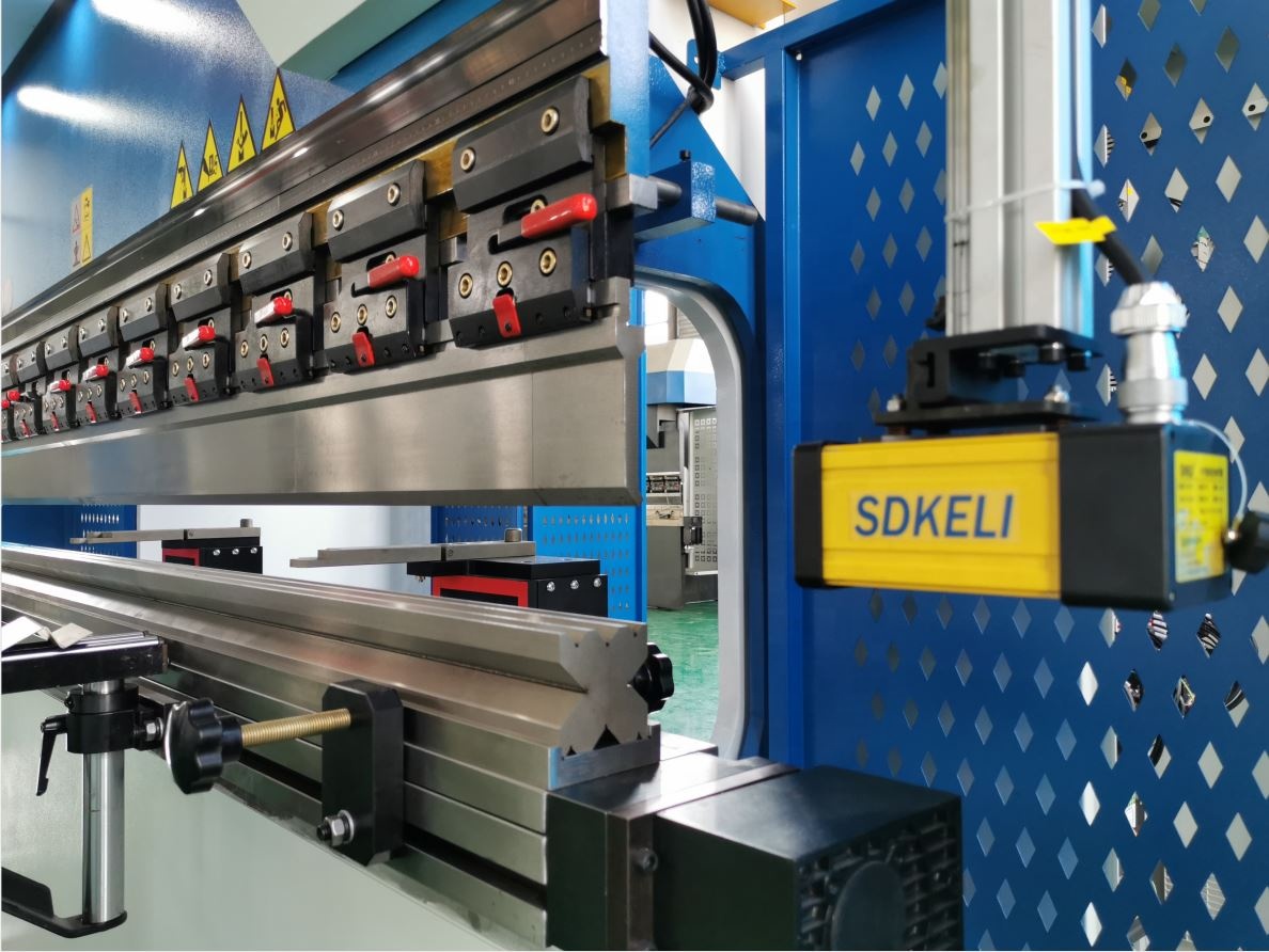 160t-4000 4-axis Cnc Hydraulic Bending Machine Press Brake 160t-4000 4 צירים מכונת כיפוף הידראולית Cnc בלם לחץ