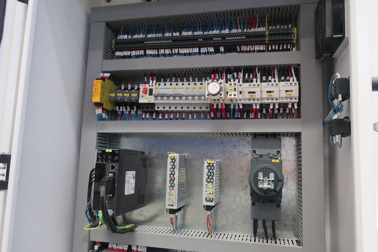 מכונת גזירת גיליוטינה הידראולית 16 מ"מ לחיתוך פחים 6 מטר