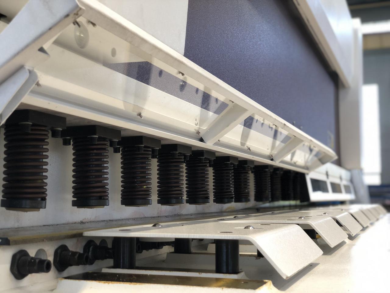 16mm Hydraulic Guillotine Shearing Machine For Sheet Metal Cutting 6 Meters מכונת גזירת גיליוטינה הידראולית 16 מ"מ לחיתוך פחים 6 מטר