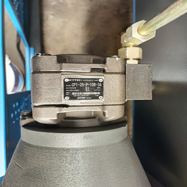 300t/4000 Hydraulic Press Brake Machine מכונת לחיצה הידראולית 300t/4000