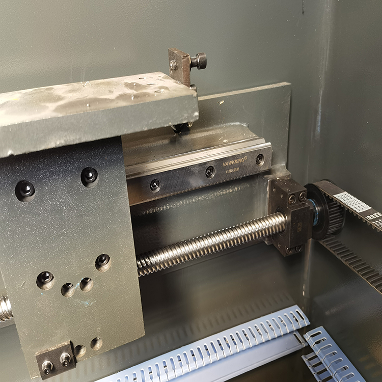 300t/4000 Hydraulic Press Brake Machine מכונת לחיצה הידראולית 300t/4000