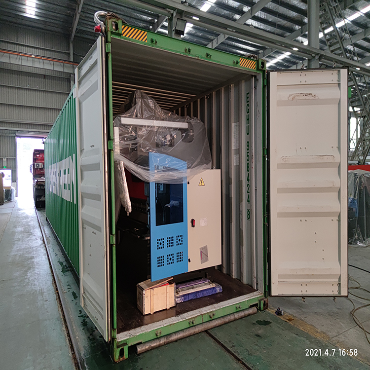 מכונת לחיצה הידראולית 300t/4000