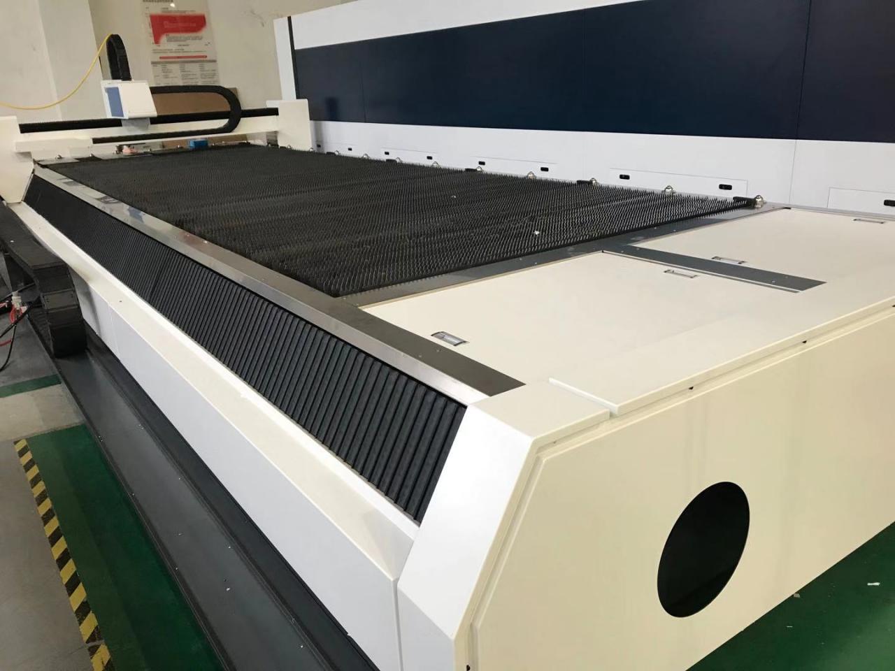 3015 4015 1kw To 6kw Cnc Fiber Laser Cutting Machine Raycus Laser Power 3015 4015 1kw עד 6kw מכונת חיתוך סיבי לייזר Cnc Raycus לייזר כוח