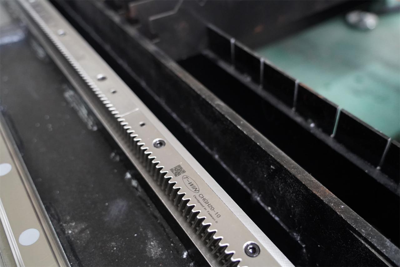 3015 4kw 1kw 2kw 3kw Stainless Steel Cnc Fiber Laser Cutting Machine 3015 4kw 1kw 2kw 3kw נירוסטה Cnc מכונת חיתוך סיבי לייזר