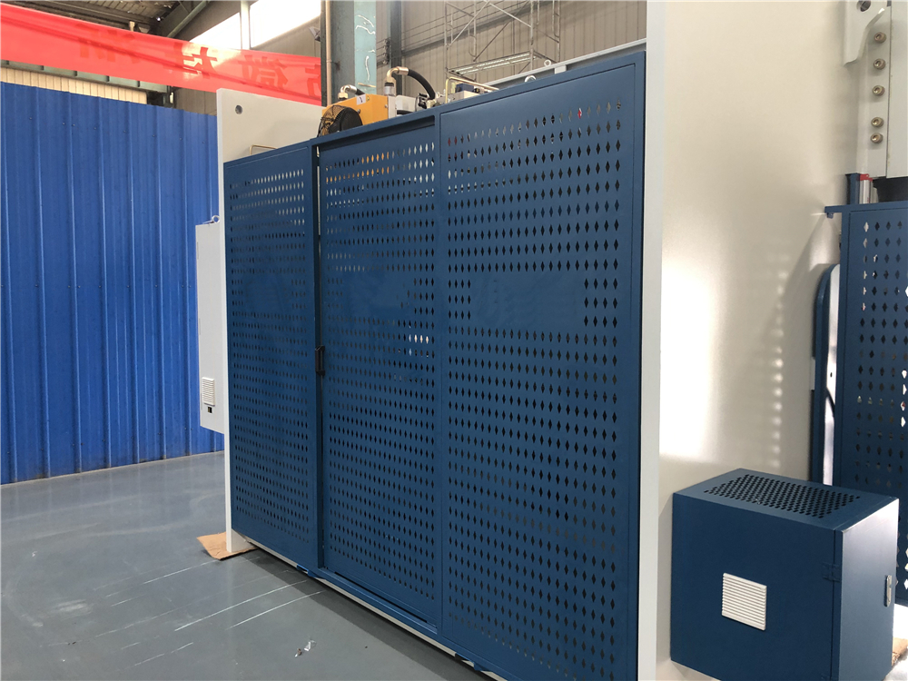 3+1 Axis Cnc Hydraulic Press Brake With Esa System בלם לחץ הידראולי ציר 3+1 Cnc עם מערכת Esa