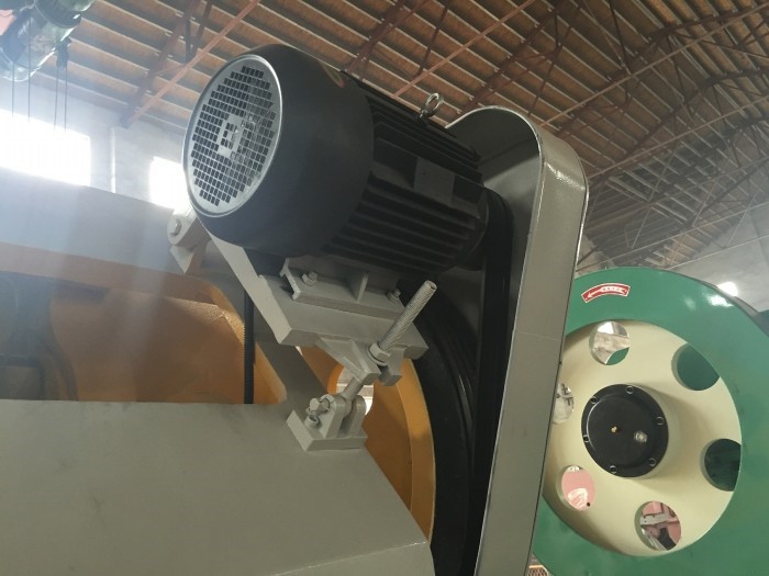 400 Ton Small Pneumatic Power Punch Press Mechanical Eccentric Punching Machine 400 טון מכונת ניקוב כוח פנאומטי קטן אקסצנטרי מכאני