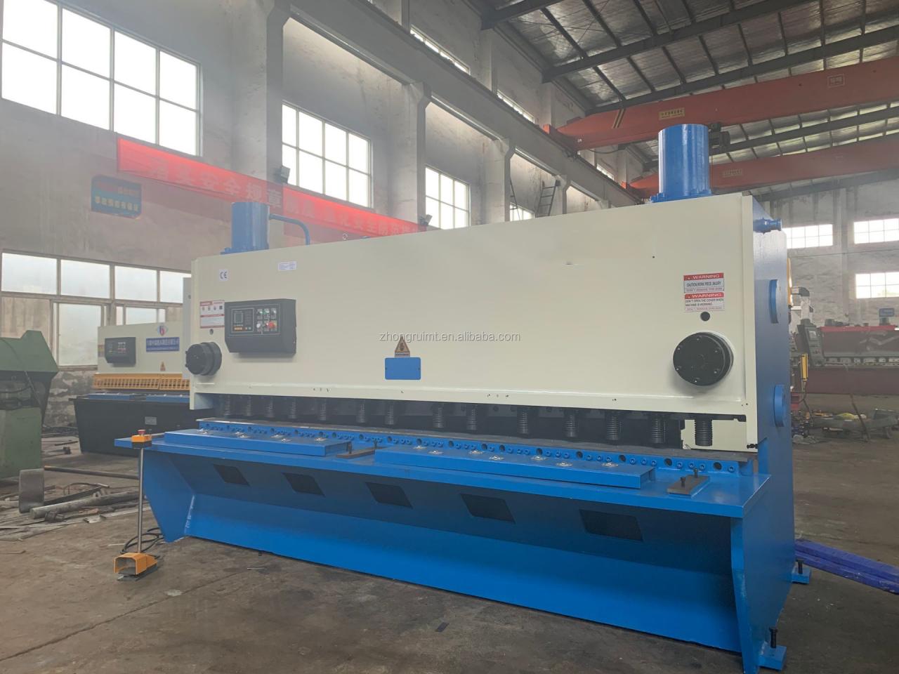 4mmx2500 Hydraulic Shearing Steel Plate Cutting Machinery Steel Plate Shear 4mmx2500 גזירה הידראולית מכונות חיתוך צלחת פלדה גזזת צלחת פלדה