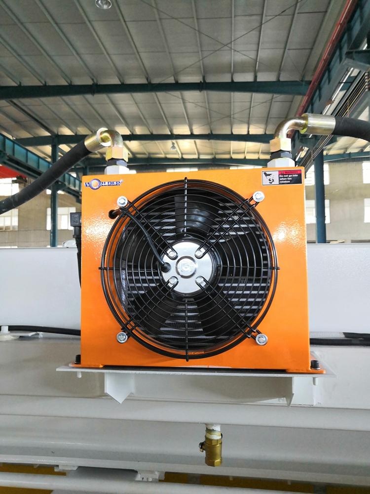 6mm Q11 Electric Sheet Plate Shearing Machine 8 Feet Sheet Metal Shearing Machine 6 מ"מ Q11 מכונת גזירה של לוחות גיליון חשמלי 8 רגל מכונת גזירה