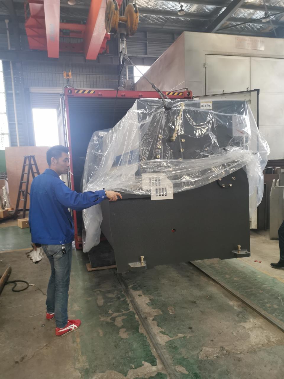 6mm*3200 Hydraulic Steel Plate Cutting Machinery Steel Plate Shearing Machine 6 מ"מ*3200 מכונות חיתוך צלחת פלדה הידראולית מכונת גזירת צלחות פלדה
