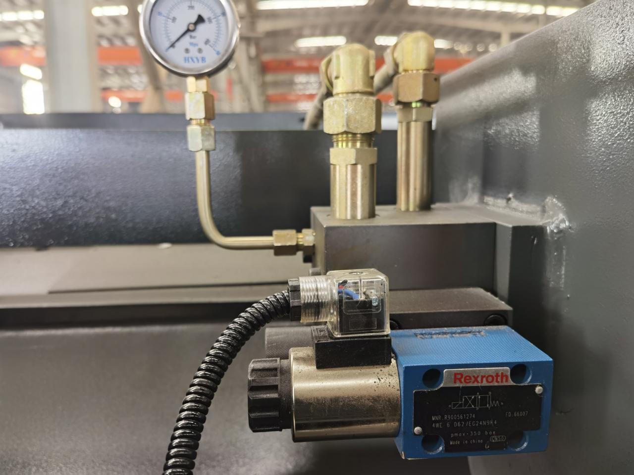 מכונת חיתוך פלדת אל חלד 6x3200 מ"מ, מכונת חיתוך יריעות ברזל אוטומטית