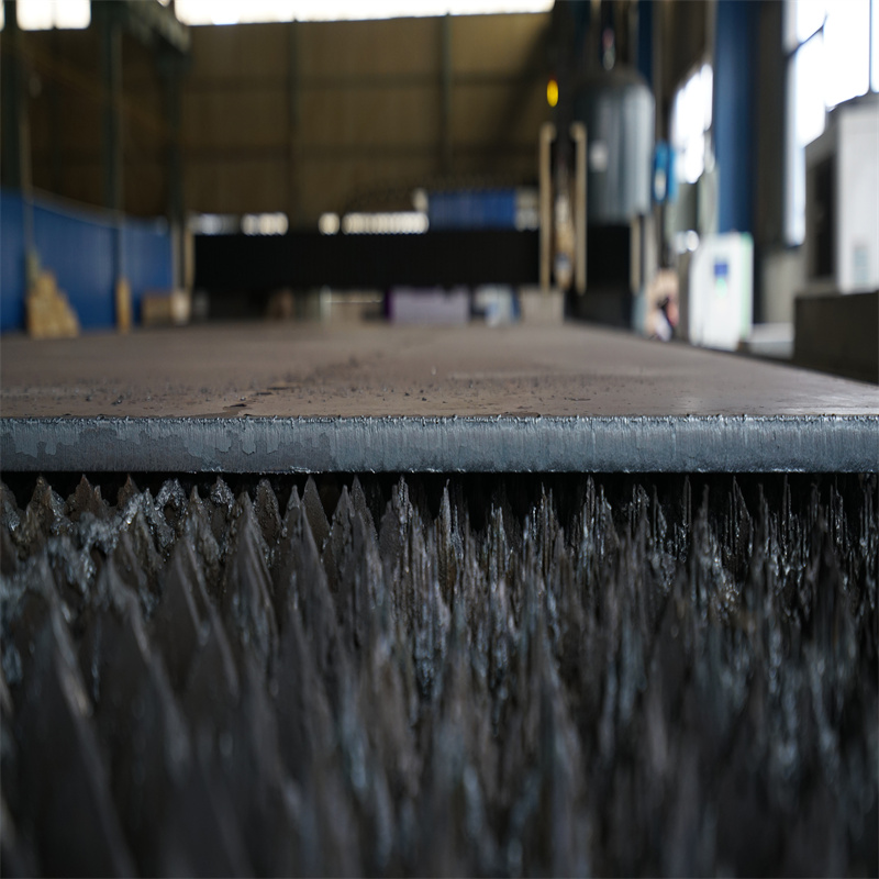 סין באיכות גבוהה זול 3kw מחיר מכונת חיתוך לייזר סיבים