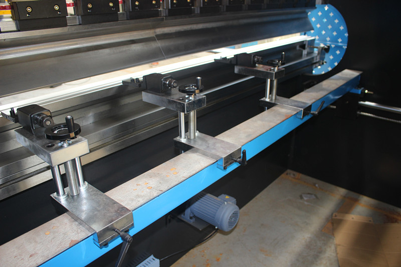 Cnc Hydraulic Press Brake Machine, Fully Automatic Carbon Steel Bending Machine מכונת לחיצה הידראולית Cnc, מכונת כיפוף פלדת פחמן אוטומטית לחלוטין