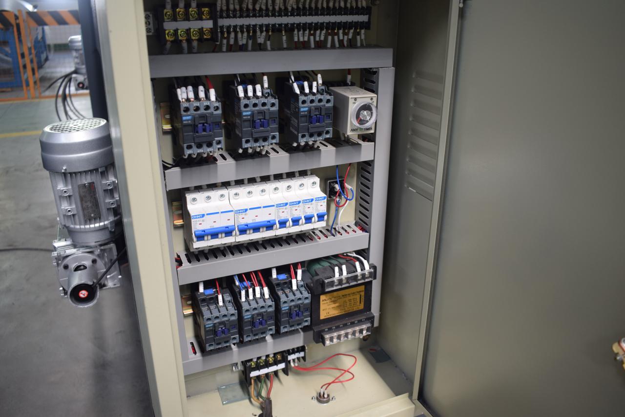 מכונת גזירה מתכת Cnc פלדה מכונת גזירה הידראולית