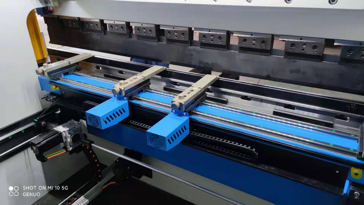 Da-66t Controller Cnc Hydraulic Press Brake Price With 3d Touch Screen System Da-66t Controller Cnc בלם לחץ הידראולי מחיר עם מערכת מסך מגע תלת מימדית