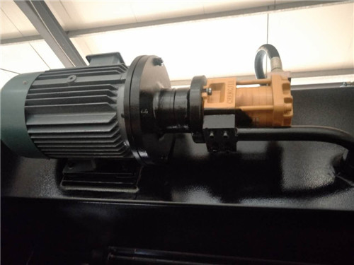 Da53t Cnc System Controller 125t4000 3+1 Axis Cnc Hydraulic Press Brake With Good Quality בקר מערכת Da53t Cnc 125t4000 ציר 3+1 Cnc בלם לחץ הידראולי עם איכות טובה