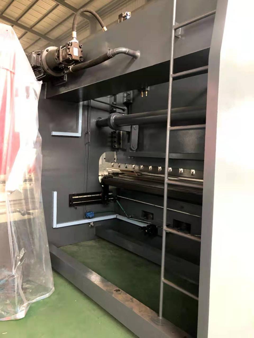 Da53t Cnc System Controller 125t4000 3+1 Axis Cnc Hydraulic Press Brake With Good Quality בקר מערכת Da53t Cnc 125t4000 ציר 3+1 Cnc בלם לחץ הידראולי עם איכות טובה