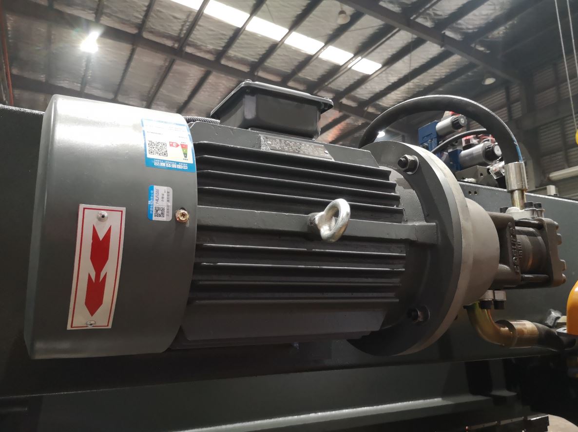 Delem Da66t 125 3+1 4+1 6+1 8+1 Cnc Hydraulic Press Brake For Metal Plate Bending Delem Da66t 125 3+1 4+1 6+1 8+1 Cnc בלם לחץ הידראולי לכיפוף לוחות מתכת