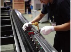 Fiber Laser Cutting Machine Masterline 8kw,4000x2000mm,With Ipg Laser Source מכונת חיתוך לייזר סיבים מאסטרליין 8kw, 4000x2000 מ"מ, עם מקור לייזר Ipg