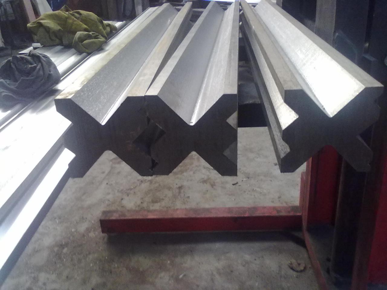 Full Automatic High Power Sheet Bending Machine And Cnc Press Brake Machine מכונת כיפוף גיליונות בעוצמה גבוהה אוטומטית מלאה ומכונת בלם לחיצה Cnc