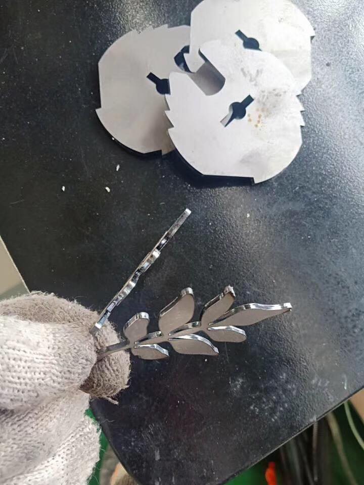 הספק גבוה 3015 2000W מתכת גיליון Cnc מכונת חיתוך לייזר סיבים