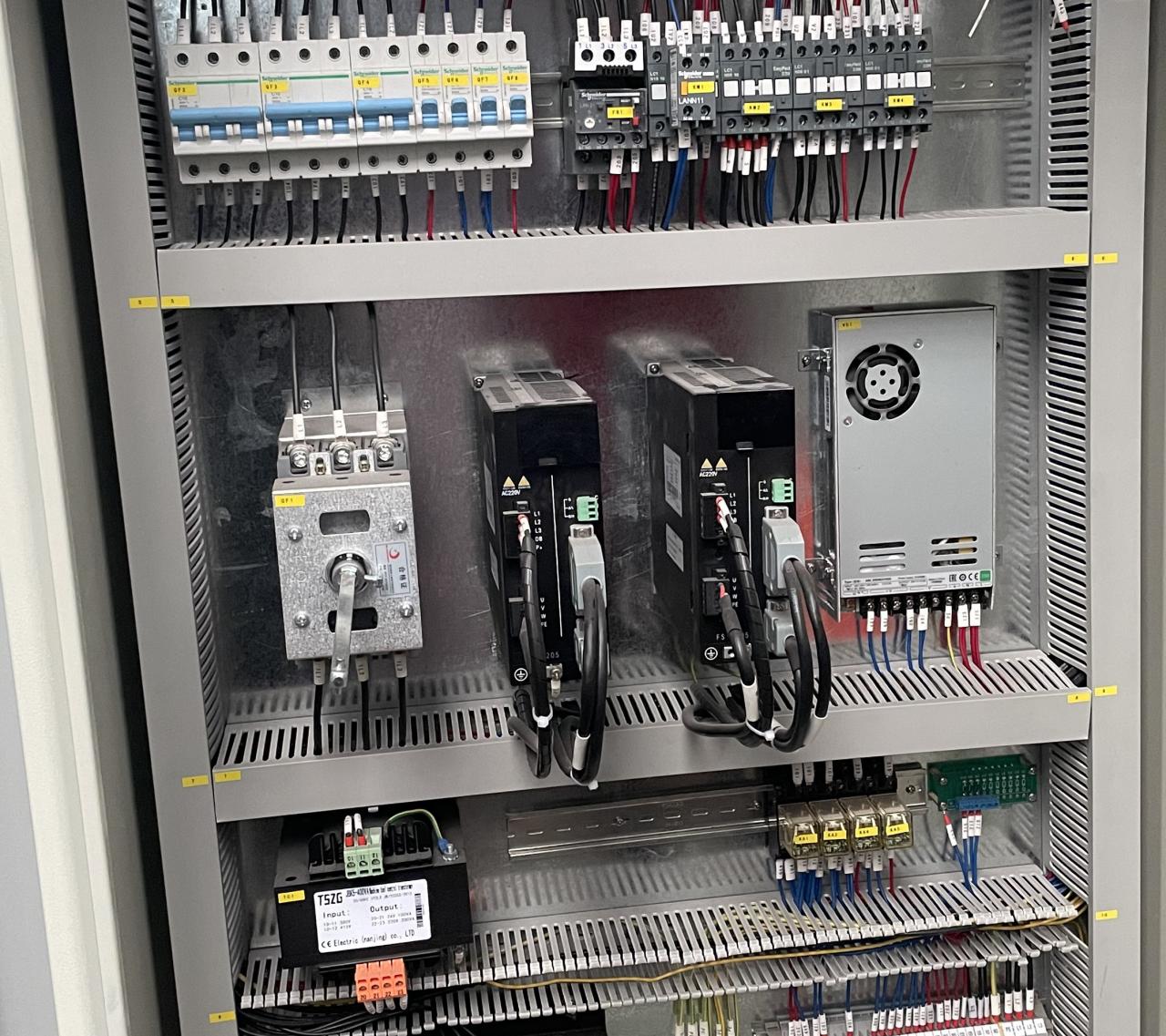 High Quality 3m Press Brake Machine Hydraulic 100 Ton For Sheet Metal Bending מכונת בלם לחץ באיכות גבוהה 3 מ' הידראולית 100 טון לכיפוף מתכת