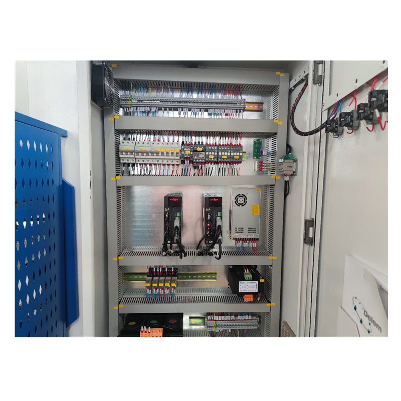 Hydraulic Press Brake Of 130t/3200mm 4+1 Axis Delem Da53t Cnc Press Brake בלם לחץ הידראולי של 130 ט/3200 מ"מ 4+1 ציר Delem Da53t Cnc בלם לחץ