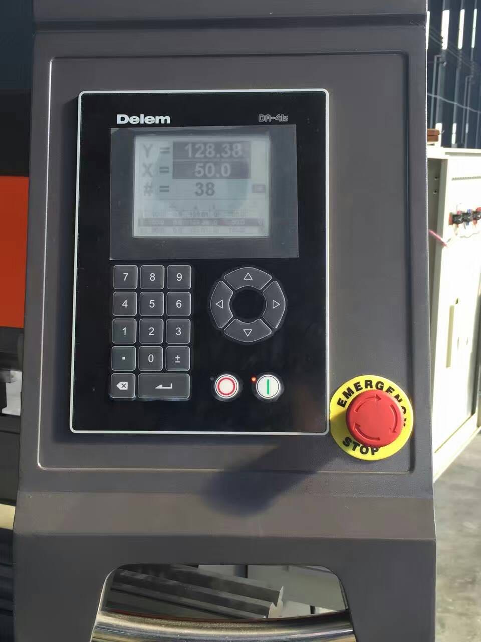 Hydraulic Stainless Steel Wc67y/k-300/6000 Mould Crowning Press Brake פלדת אל חלד הידראולית Wc67y/k-300/6000 עובש העטרה בלם בלם