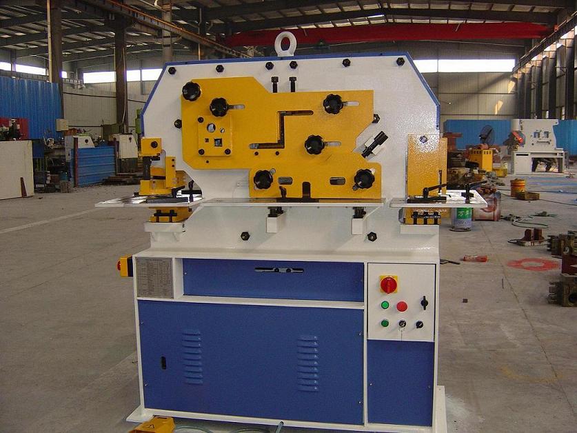 Manual Punch Iron Worker / Hydraulic Ironworker Machine עובד ברזל אגרוף ידני / מכונת ברזל הידראולית