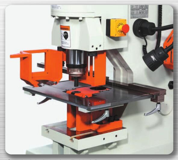 Metal Hydraulic IronWorker Machine Punching And Shearing Machine מכונת ניקוב וגזירה מתכת הידראולית IronWorker