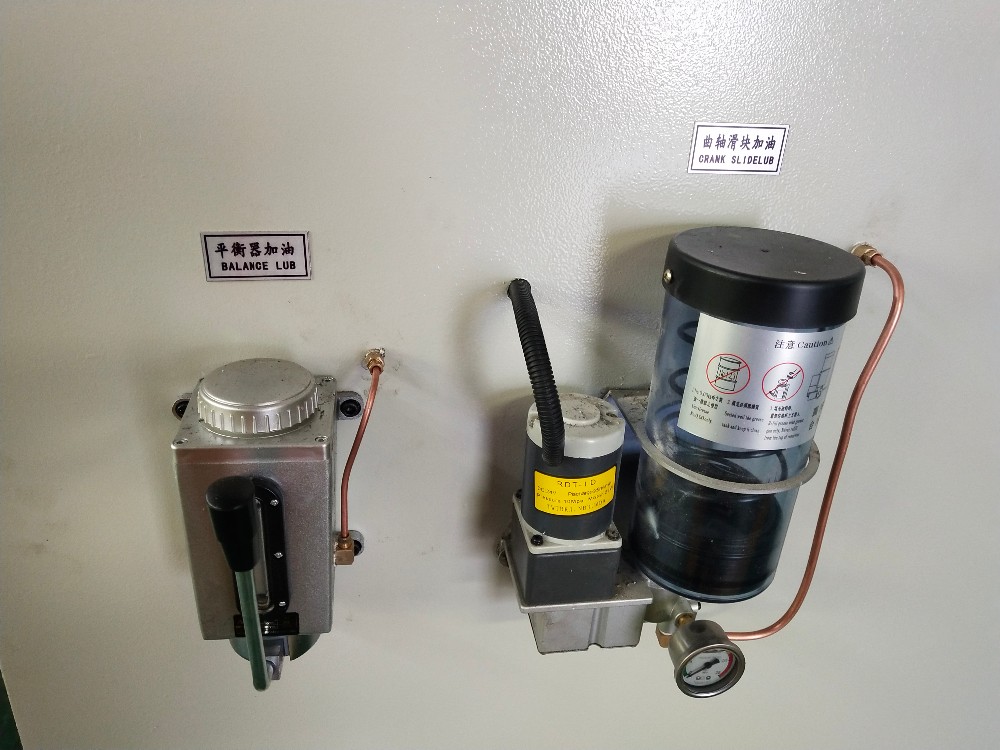 Pneumatic Friction Clutch High Performance Punch Press Machine מצמד חיכוך פניאומטי מכונת לחיצת אגרוף בעלת ביצועים גבוהים