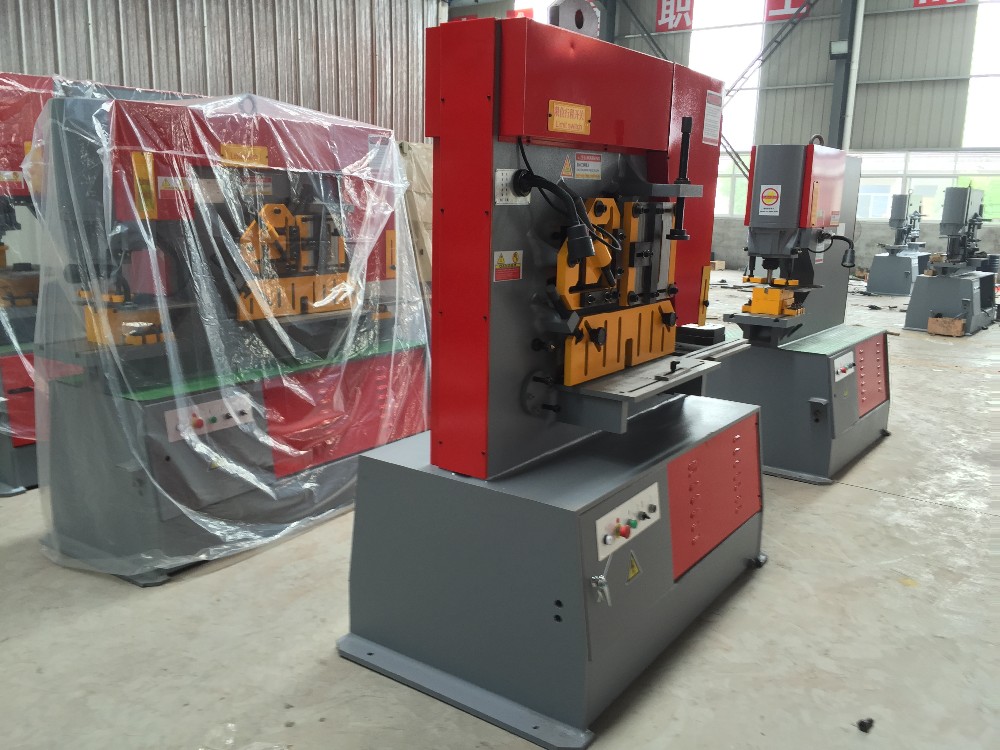 Q35y Series Multifunctional Hydraulic Iron Worker Combined Shearing And Punching Machine סדרת Q35y רב תכליתית הידראולית עובד ברזל משולבת מכונת גזירה וניקוב