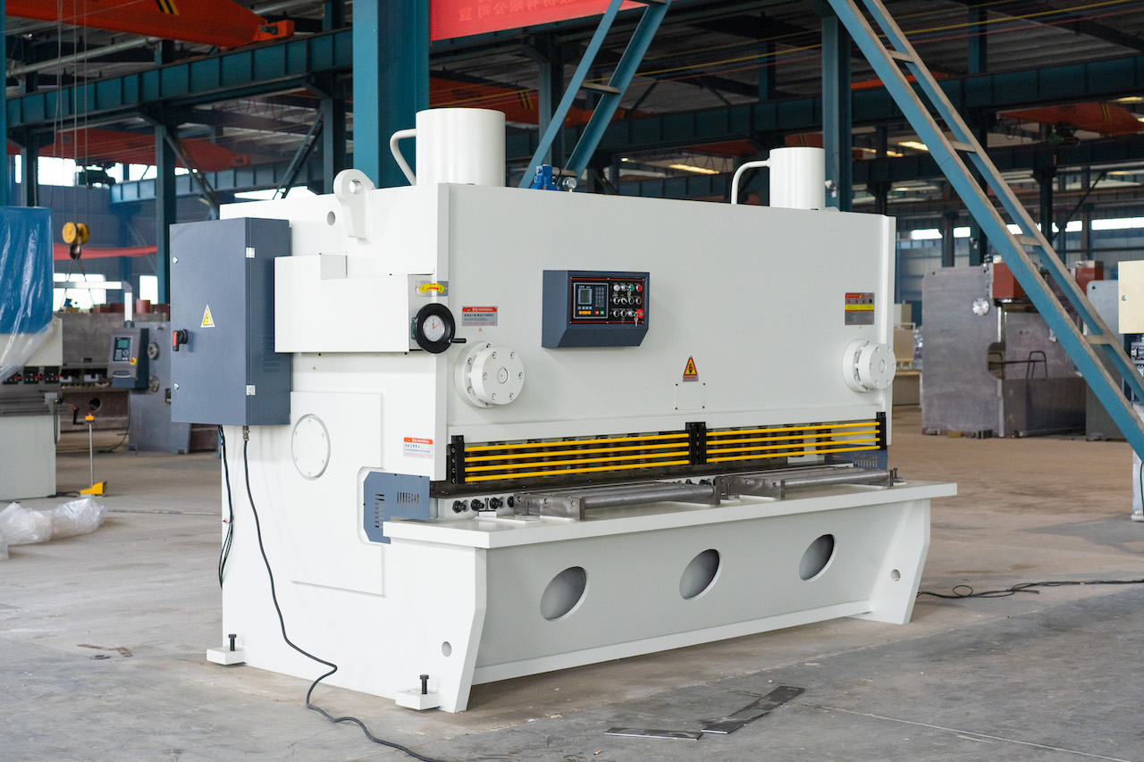 Qc11y 8x3200 Sheet Metal Shearing Machine Steel Plate Hydraulic Shearing Machine Qc11y 8x3200 מכונת גזירה מתכת פלדה פלדה מכונת גזירה הידראולית