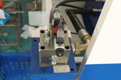 Wc67yk 80 100 160 200 Ton 3200mm E21 Nc Sheet Metal Oil Hydraulic Press Brake Price Wc67yk 80 100 160 200 טון 3200 מ"מ E21 Nc Sheet Metal Oil מחיר בלם לחץ הידראולי